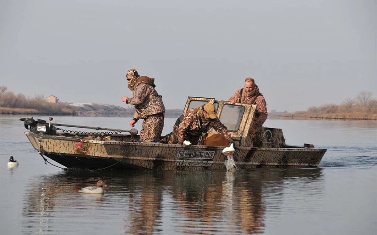 choosing the right boat for hunting